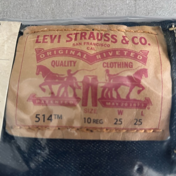 Levi’s boy’s straight fit jeans - Picture 2 of 3